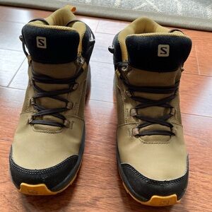 Salomon Women’s OUTward Trail Boots